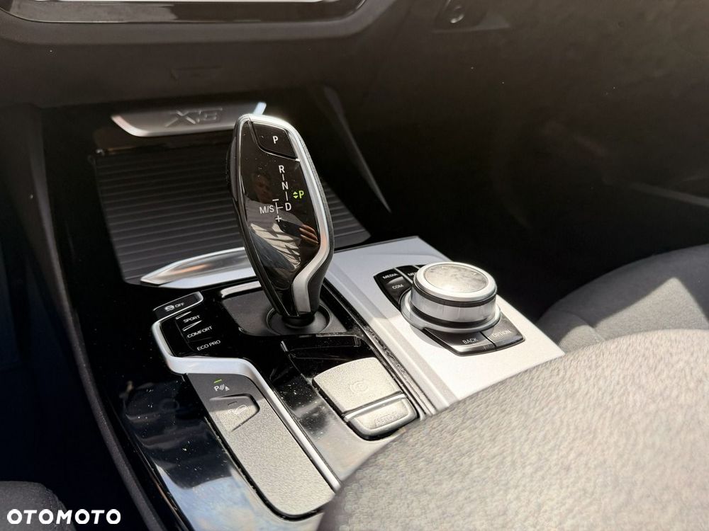 BMW X3 xDrive20d mHEV - 28
