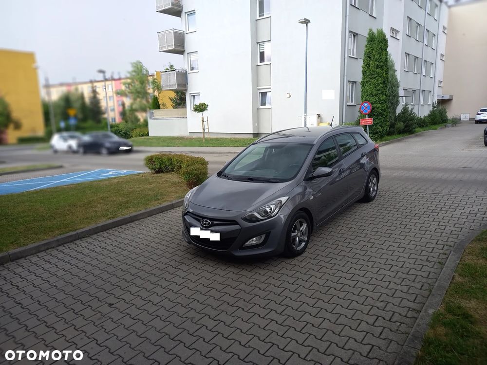 Hyundai i30 blue Kombi 1.6 CRDi Style - 13
