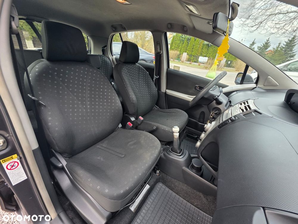 Toyota Yaris 1.3 Terra - 17