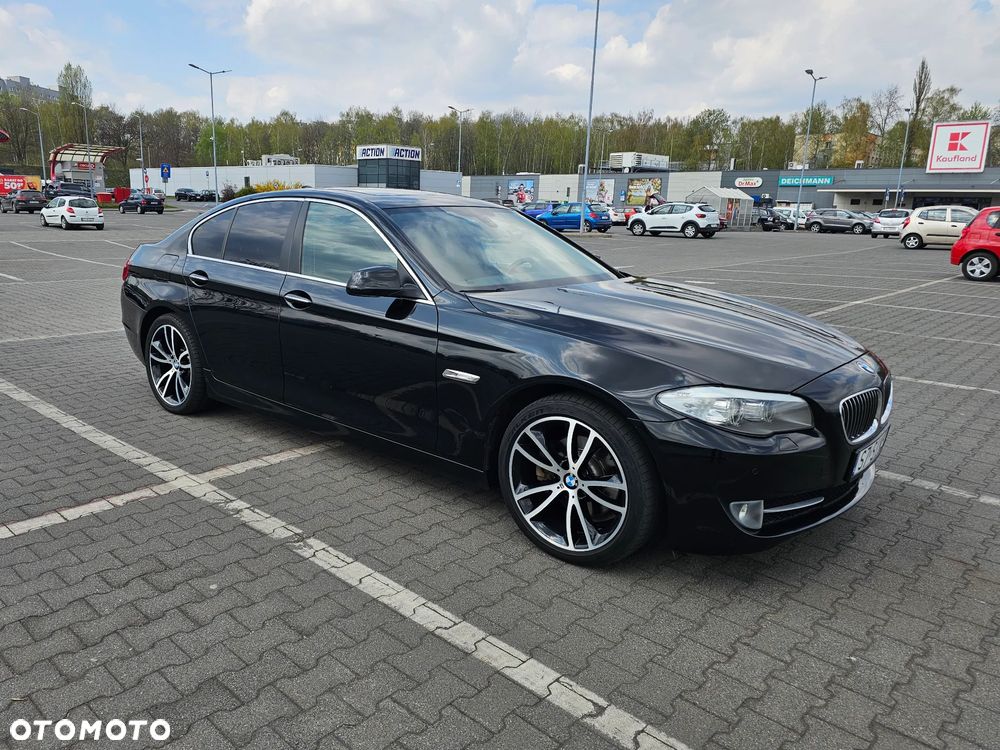 BMW Seria 5 520d xDrive - 13