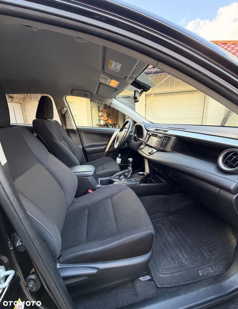 Toyota RAV4 - 16