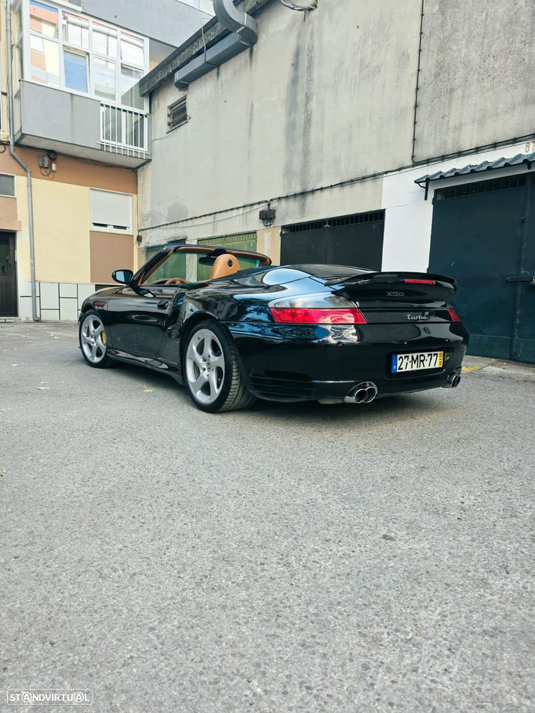 Porsche 911 Série F - 8