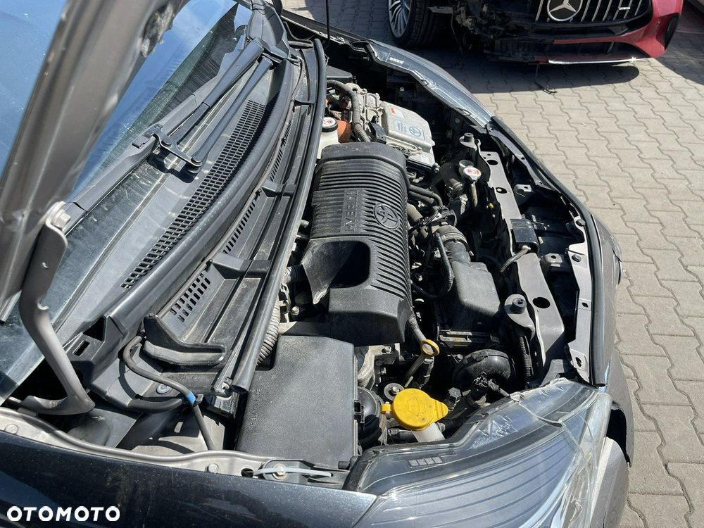 Toyota Yaris Hybrid 100 Selection Passion - 15