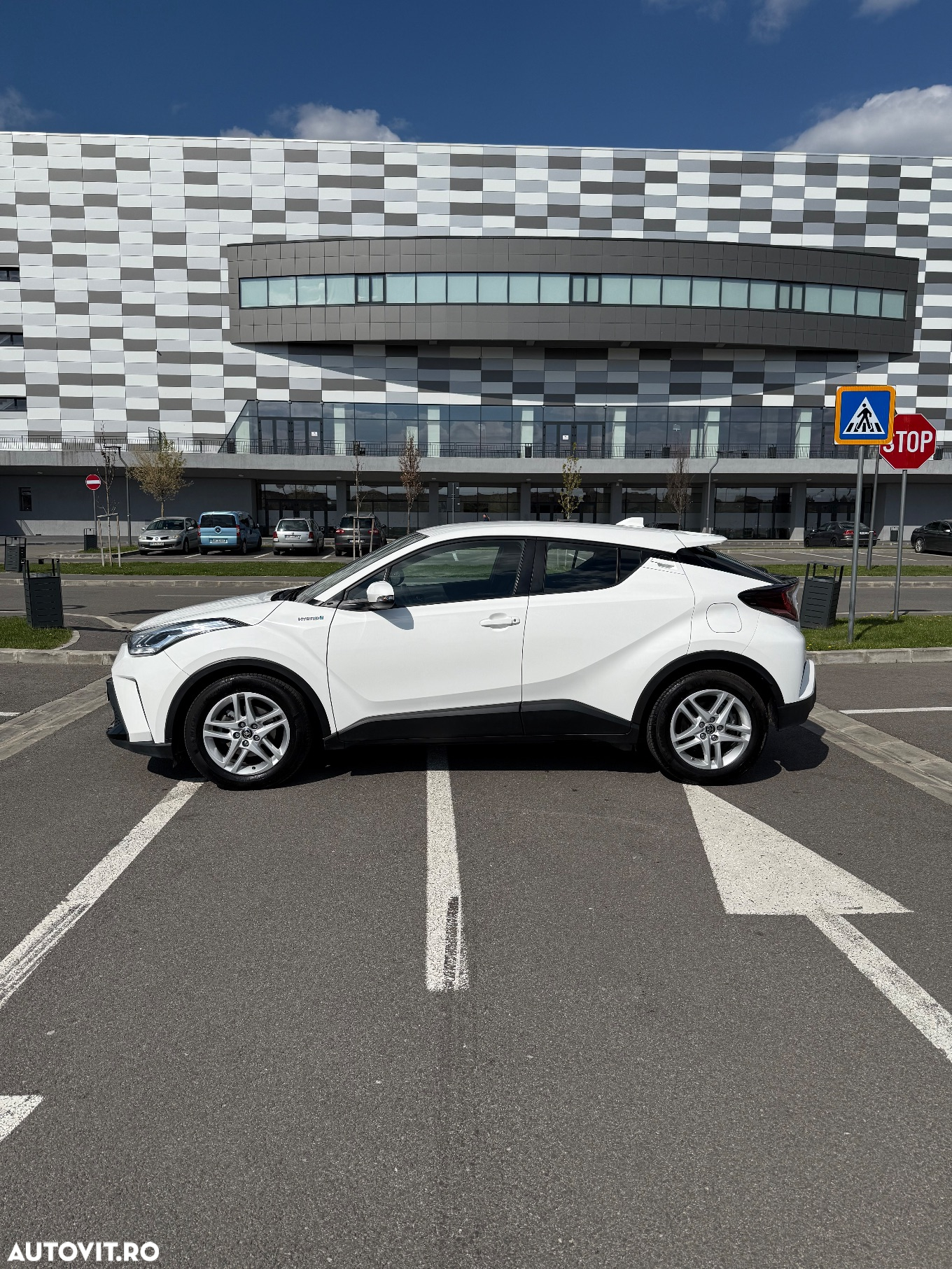 Toyota C-HR 1.8 Hybrid Business Edition - 11
