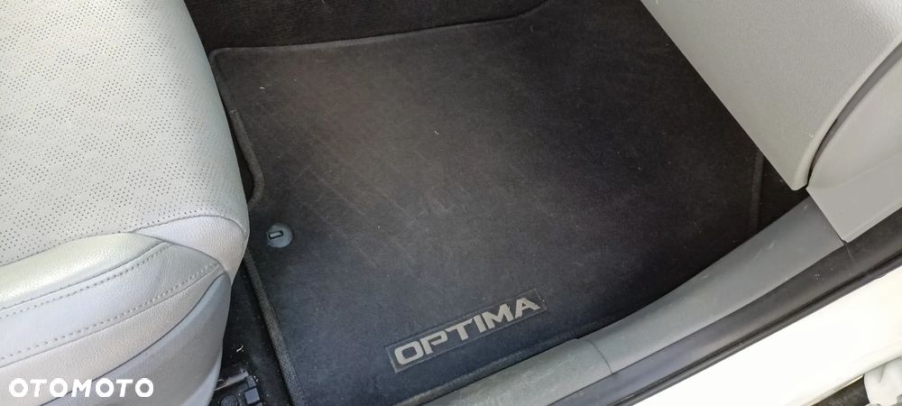 Kia Optima Plug-in Hybrid - 15