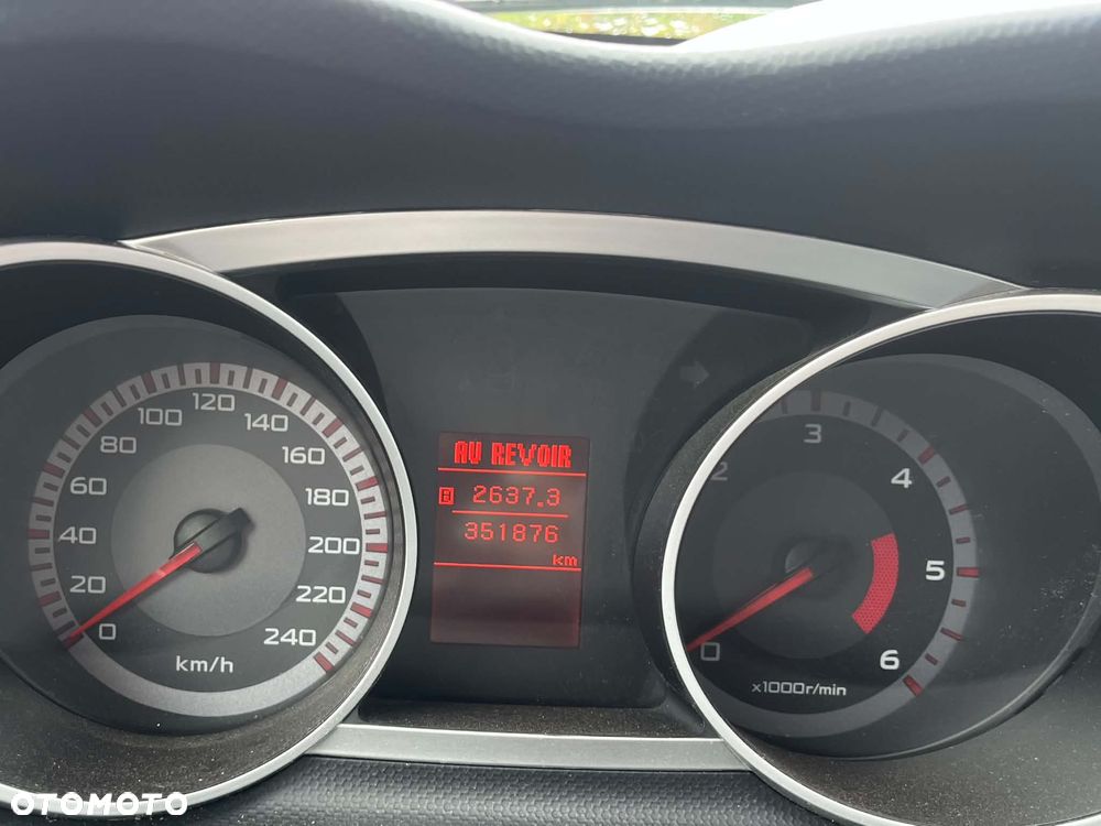 Mitsubishi Outlander 2.0 DID Instyle NAVI - 10