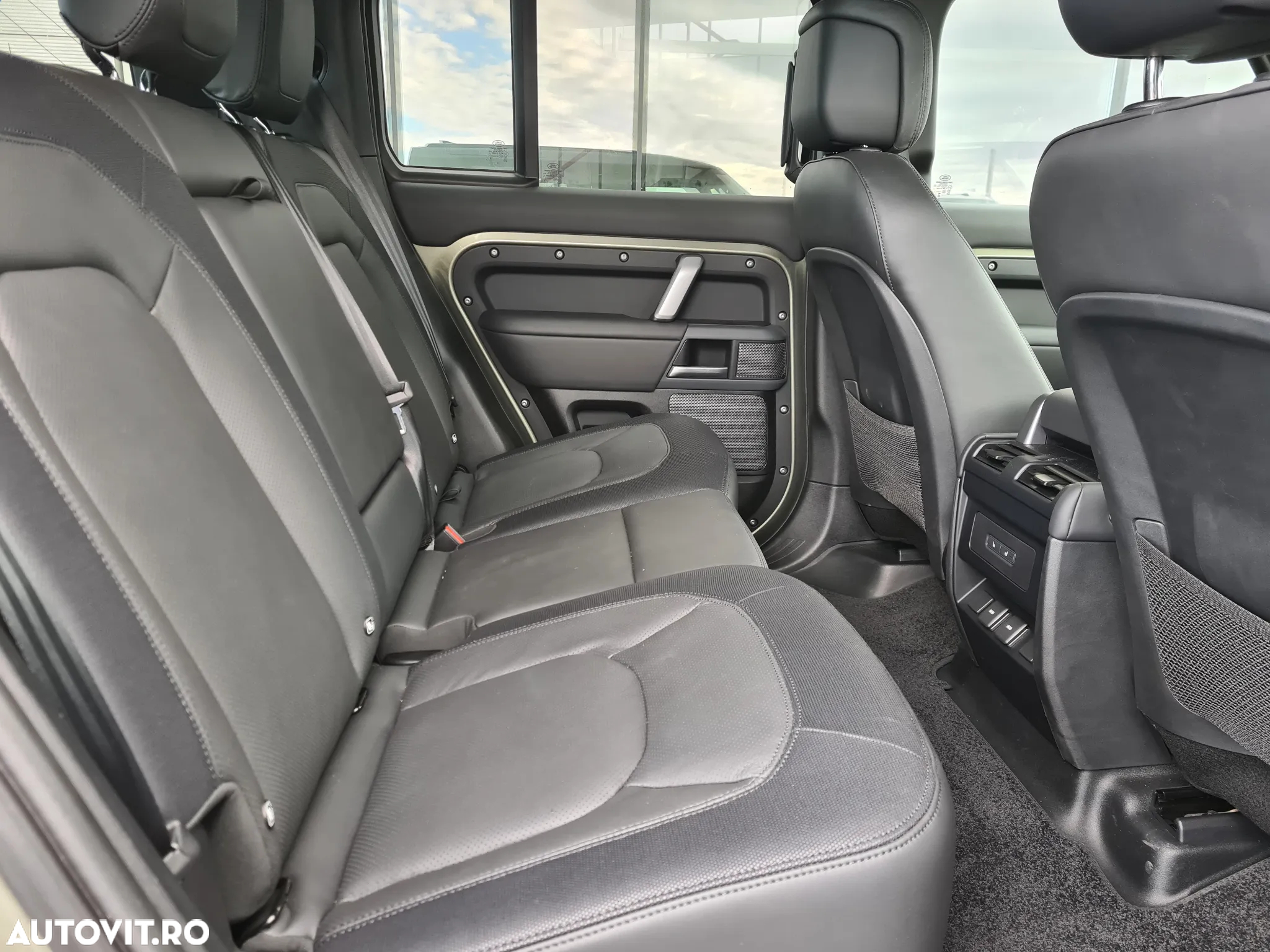 Land Rover Defender 110 3.0D 250 MHEV X-Dynamic HSE - 6