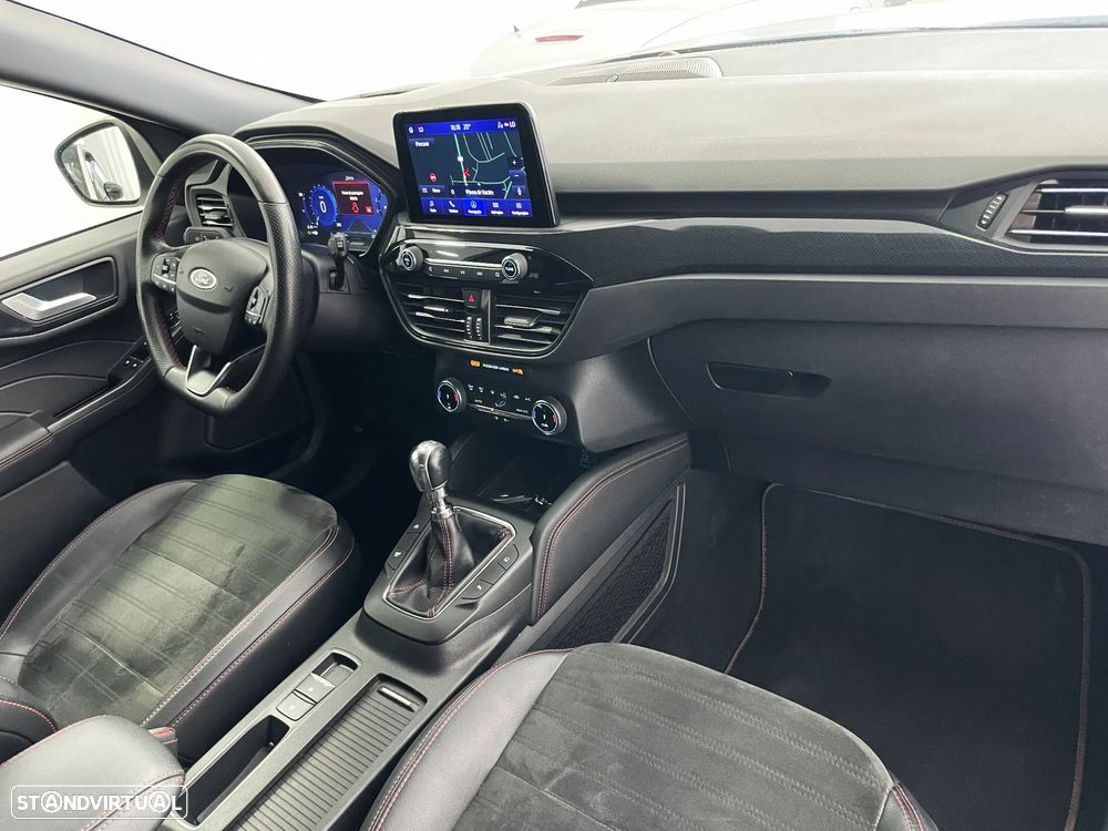 Ford Kuga 1.5 EcoBoost ST-Line X - 16