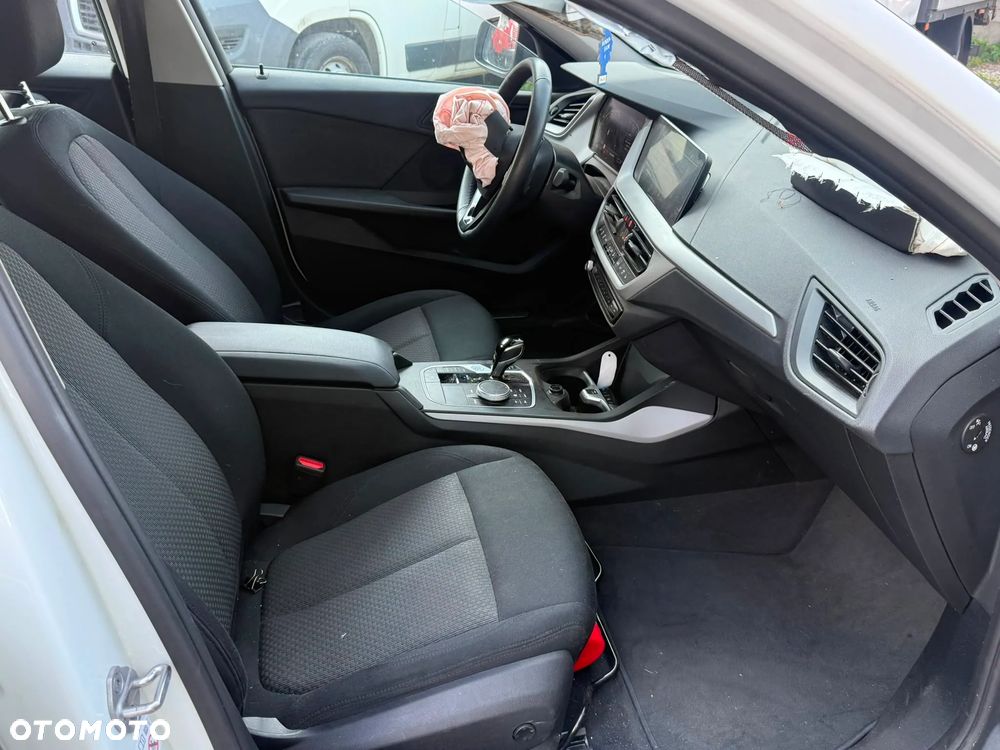 BMW Seria 1 118i - 13
