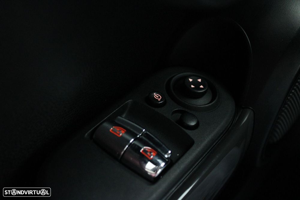 MINI 3 Portas One - 26