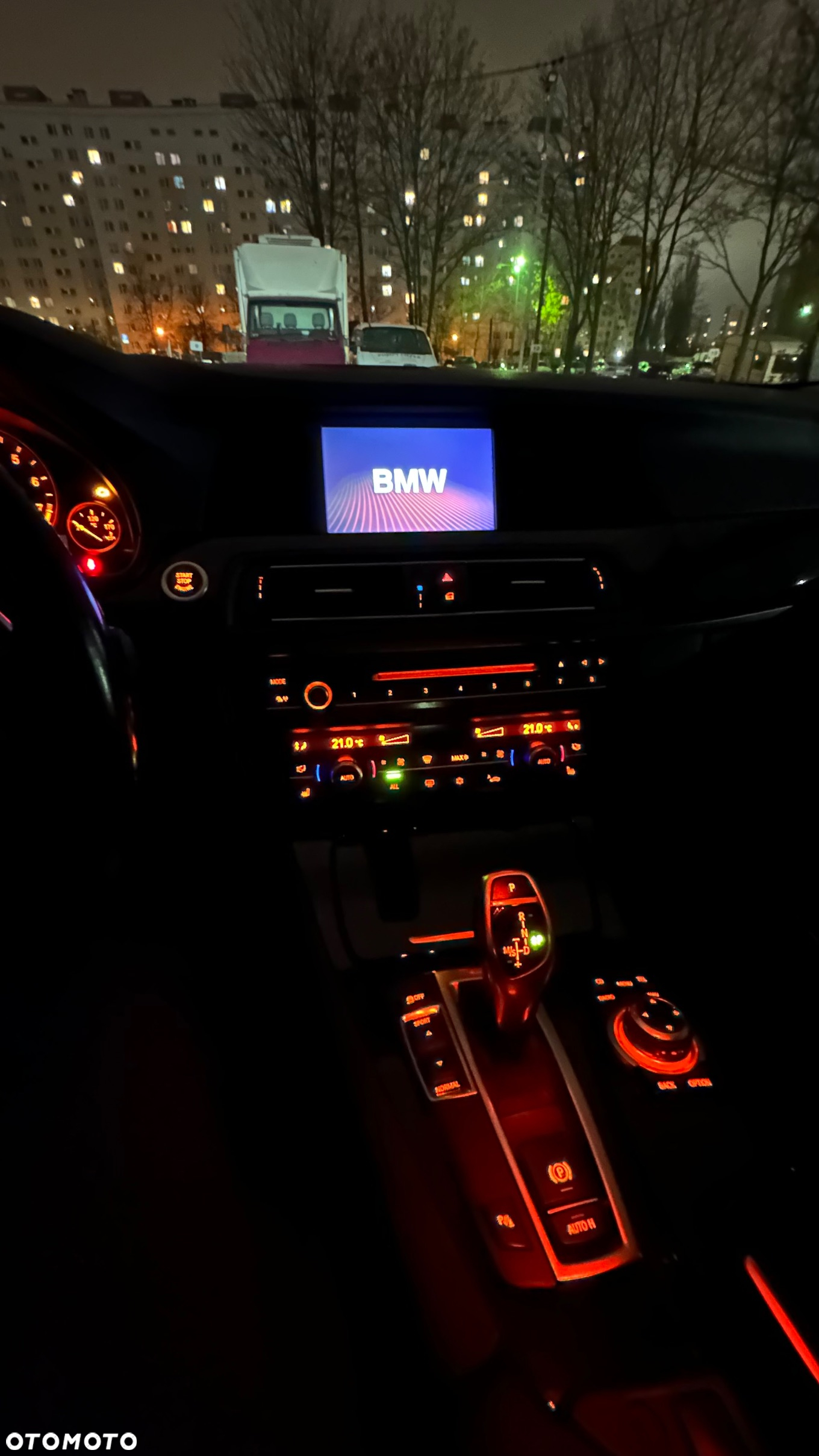 BMW Seria 5 523i Sport-Aut - 30