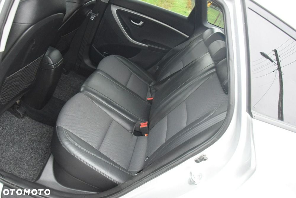 Hyundai i30 1.6 CRDi Fifa World Cup Edition - 22