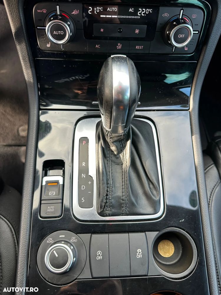 Volkswagen Touareg 3.0 V6 TDI BMT - 11