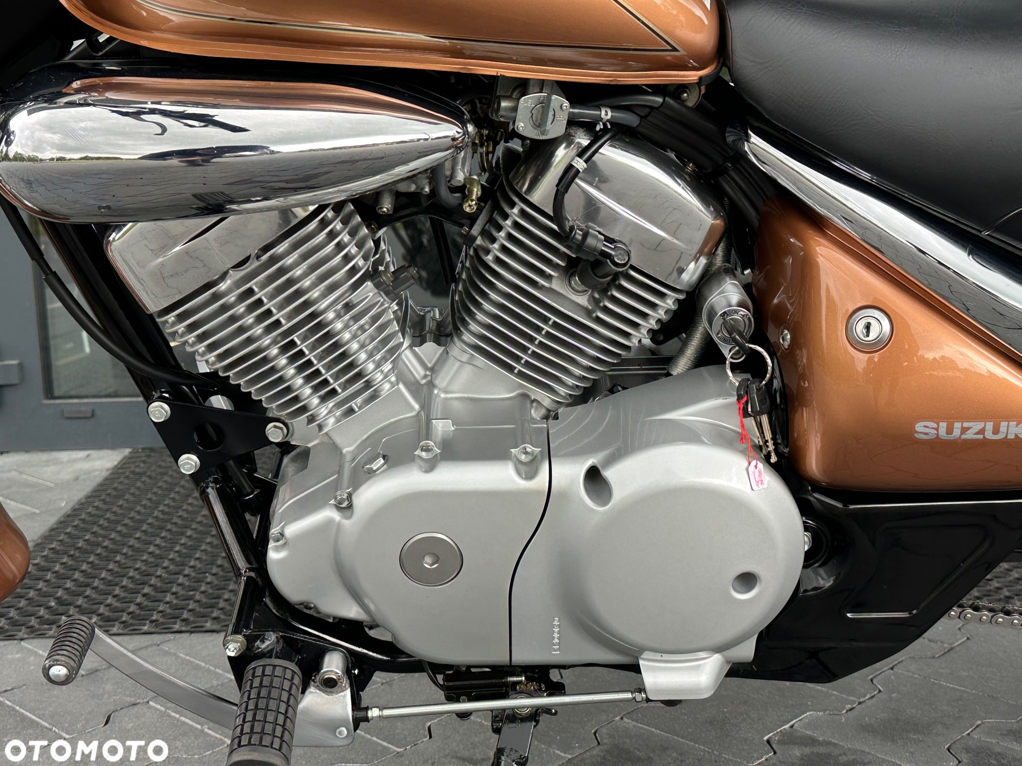 Suzuki Intruder - 32
