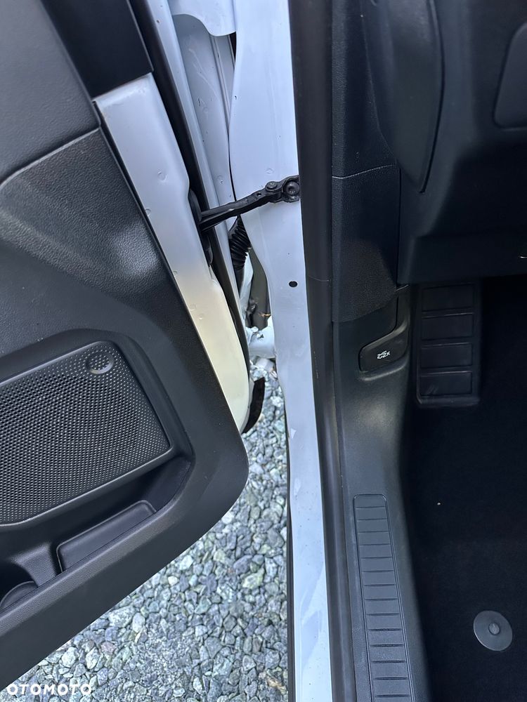 Ford Kuga 2.5 FHEV FWD Titanium eCVT - 29