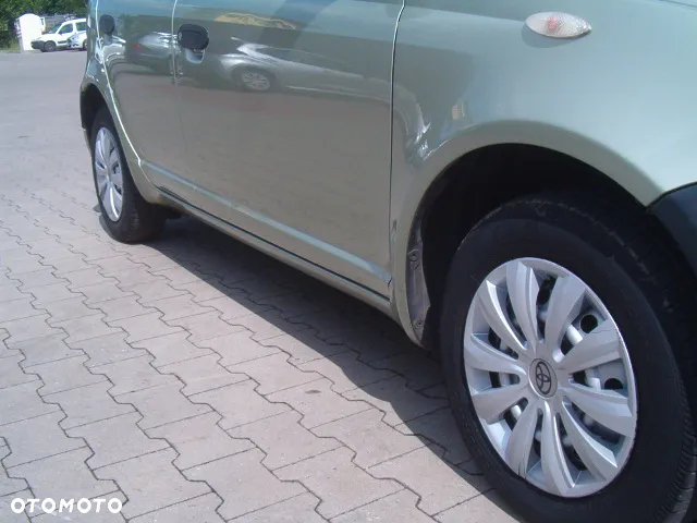Toyota Yaris - 11