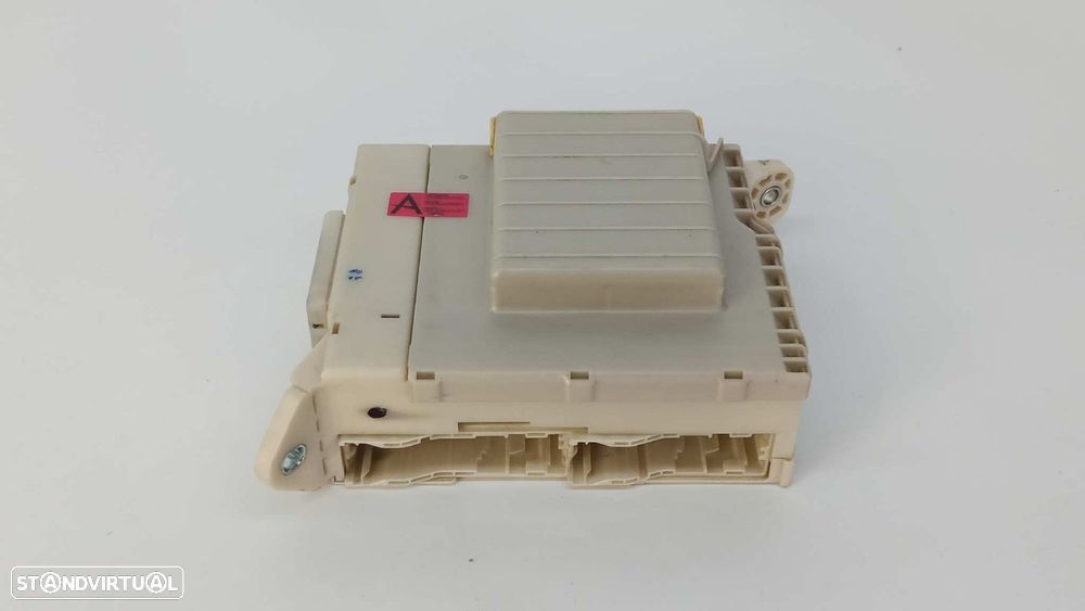 CAIXA DE RELÉS/ FUSÍVEIS LEXUS IS200 (DS2/IS2) 220D - 1