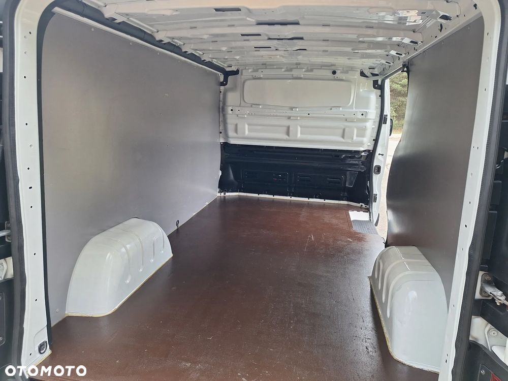 Opel Vivaro  L2H1 1.6 dCi 120 km, 43 000 netto + F-VAT 23% Trafic - 19