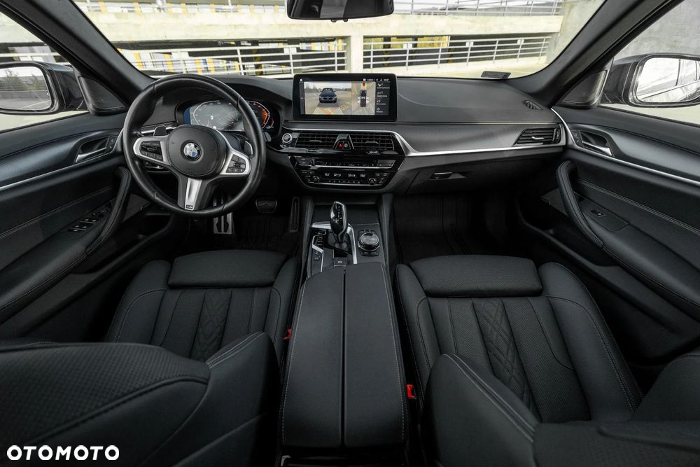 BMW Seria 5 520d xDrive M Sport sport - 9