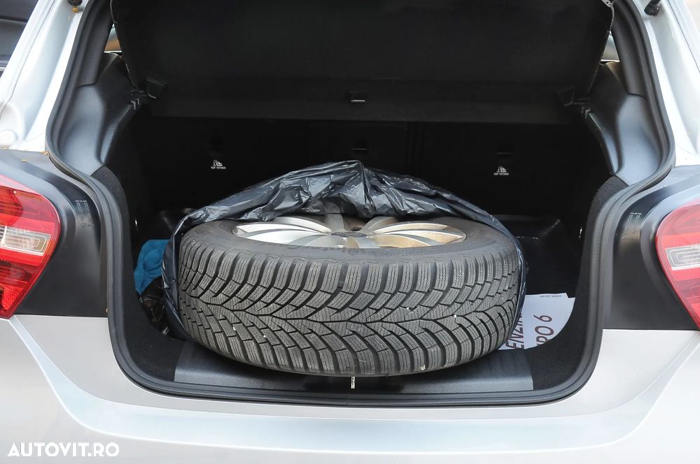 Mercedes-Benz A 180 AMG Line - 34