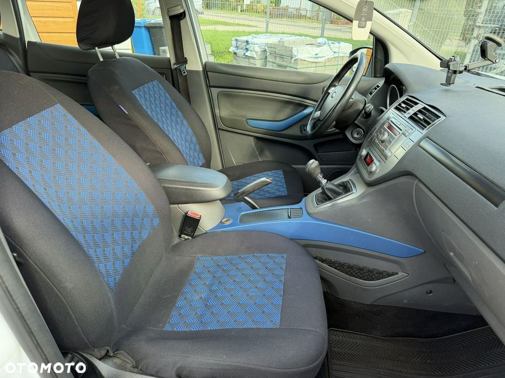 Ford Kuga - 12