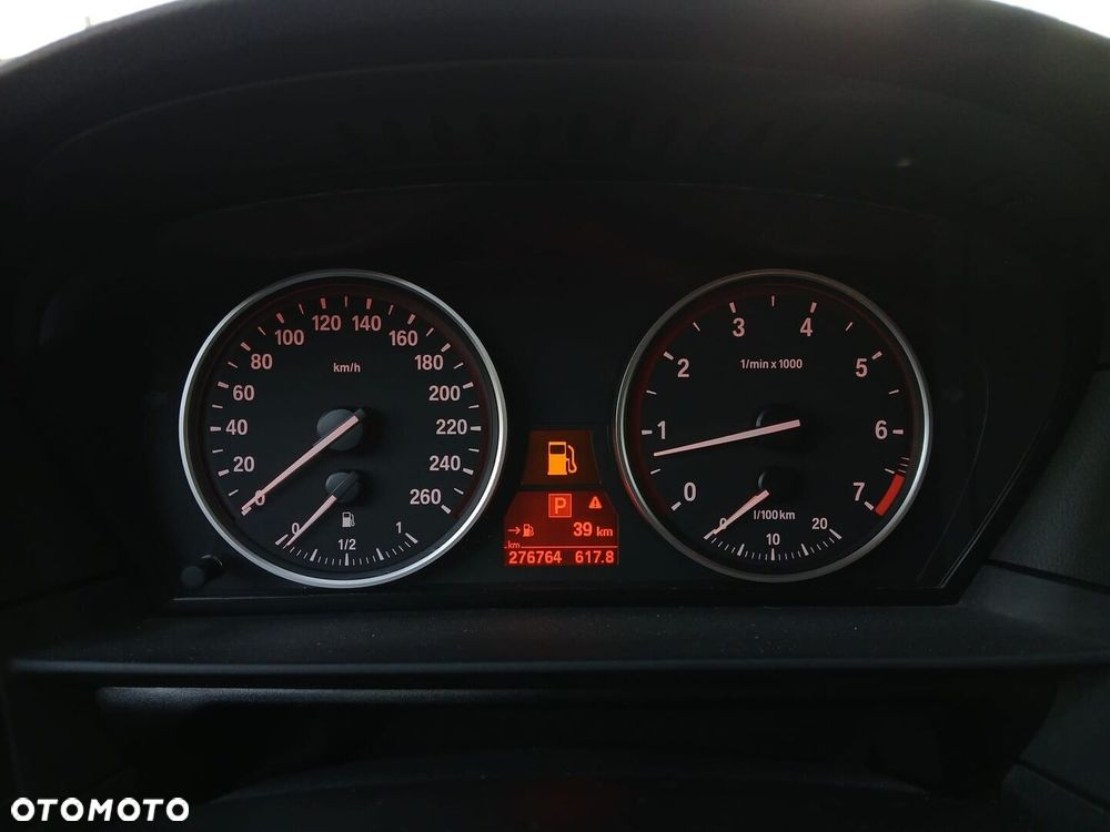 BMW Seria 5 540i - 26