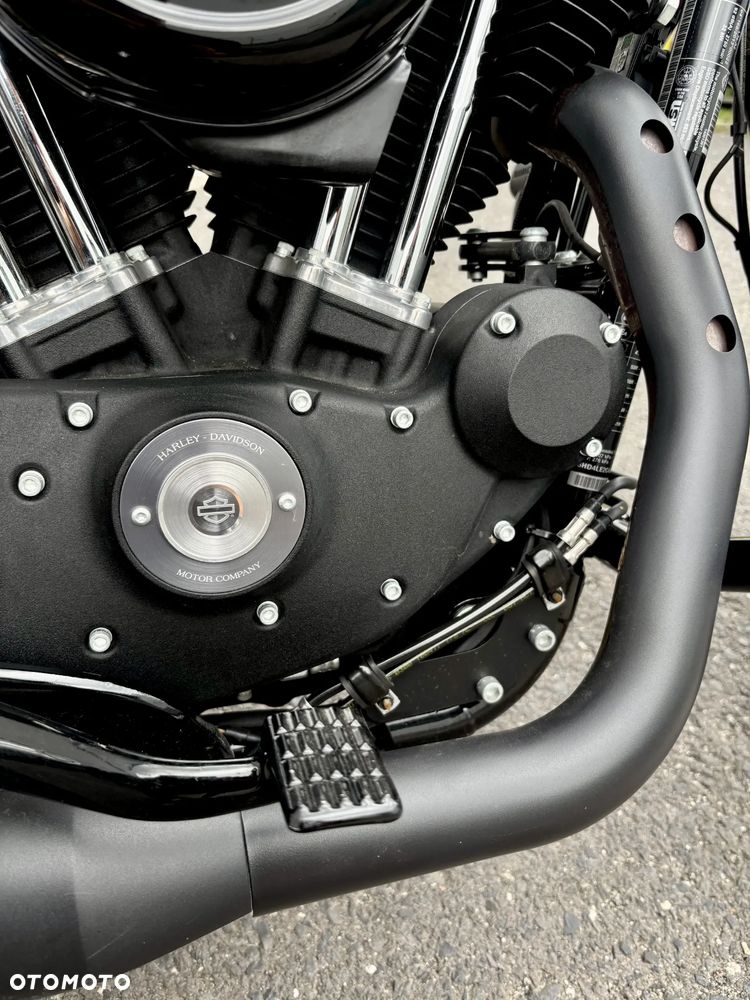Harley-Davidson Sportster Iron 883 - 21
