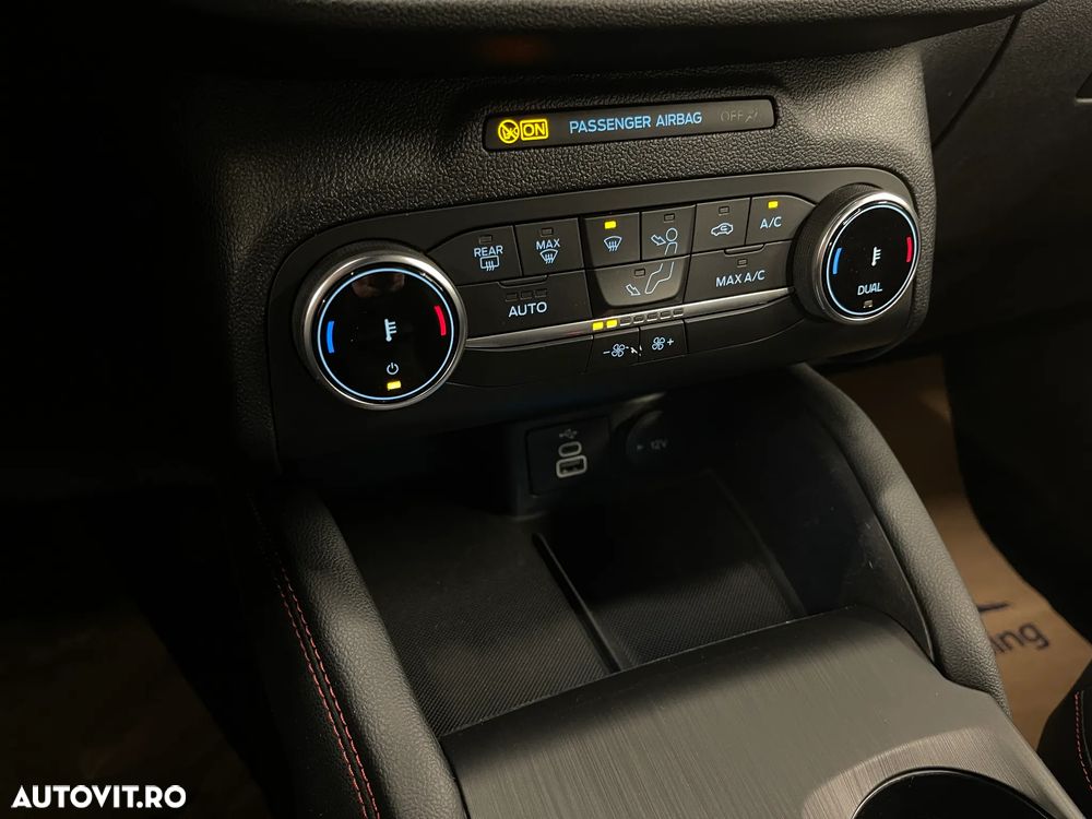 Ford Kuga 2.5 Duratec FHEV 4x4 ST-LINE X - 19