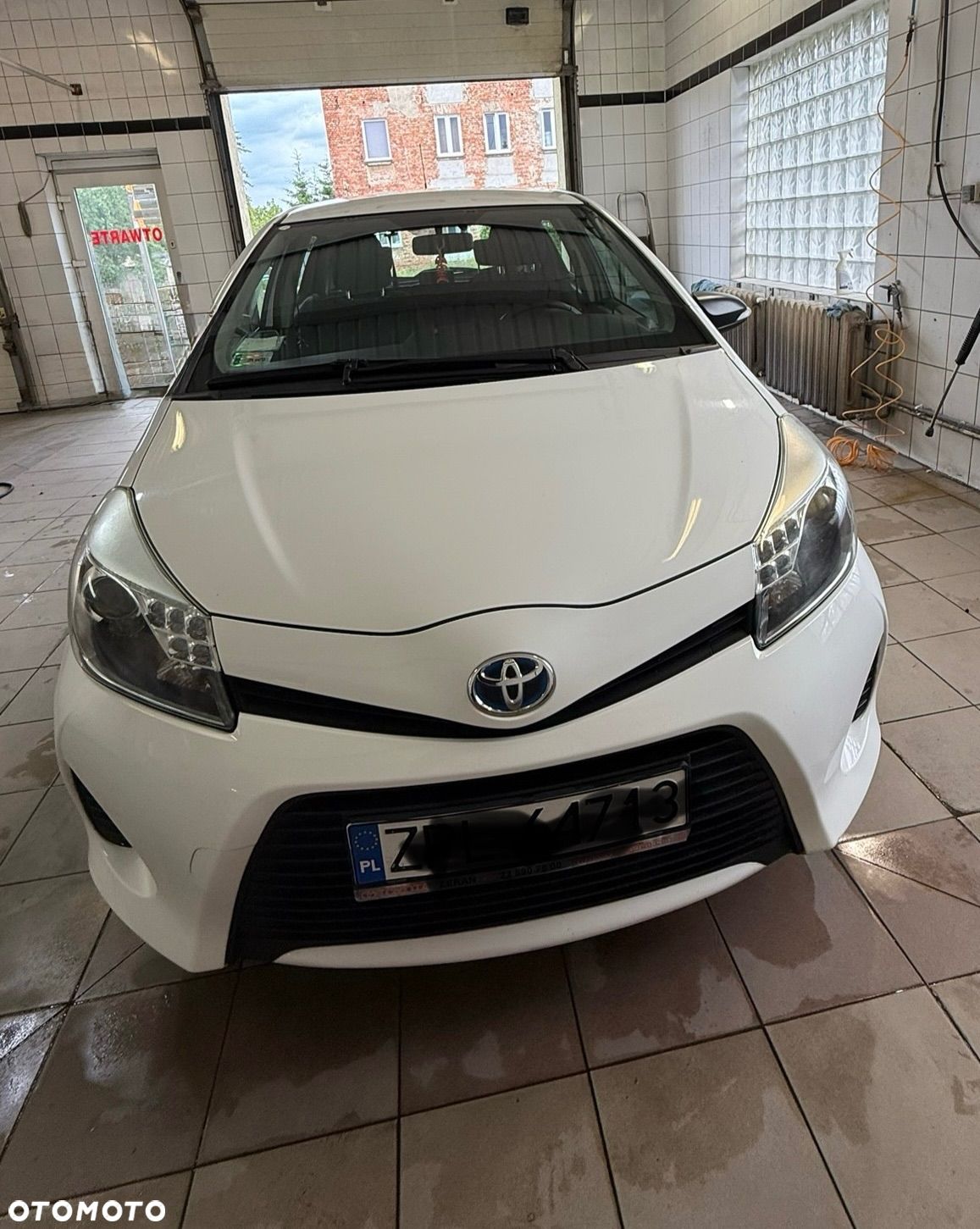 Toyota Yaris Hybrid 100 Dynamic - 1