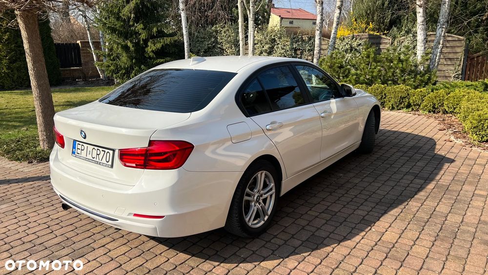 BMW Seria 3 320i xDrive - 4