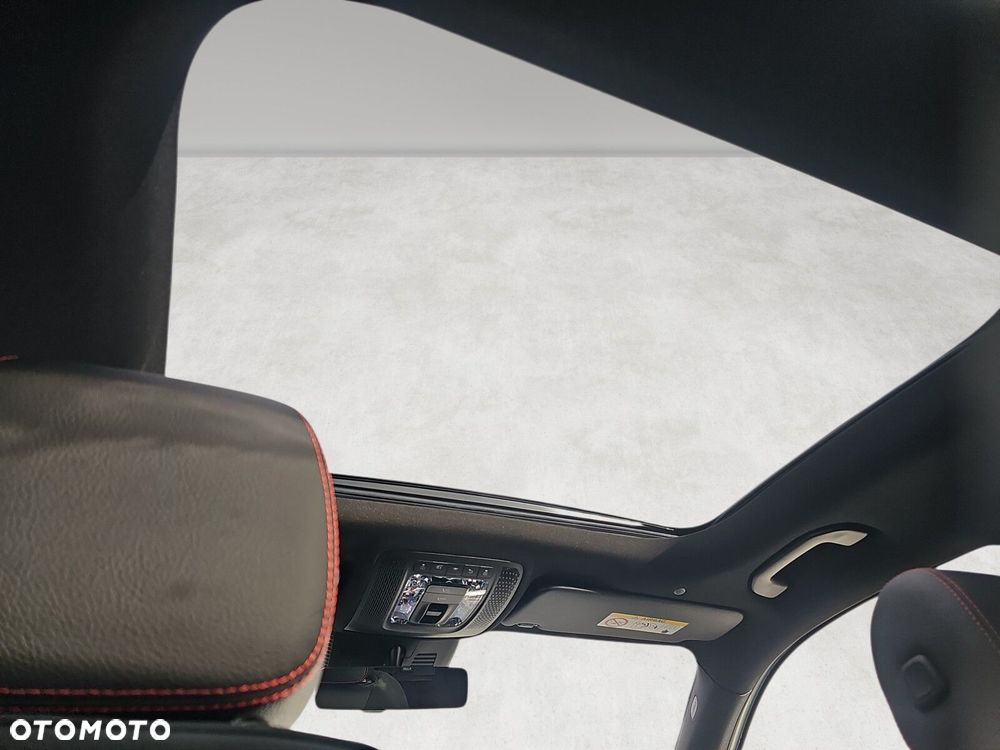 Mercedes-Benz GLB - 15