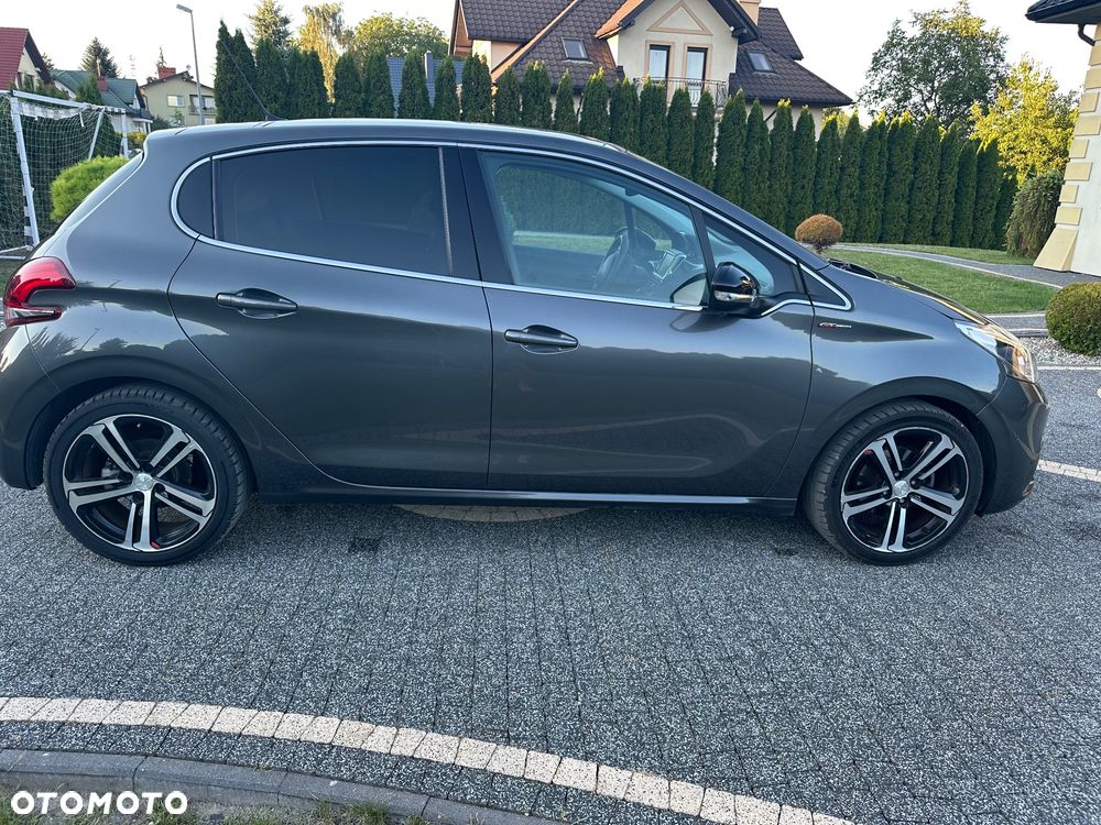 Peugeot 208 PureTech 130 EAT8 GT Pack - 6