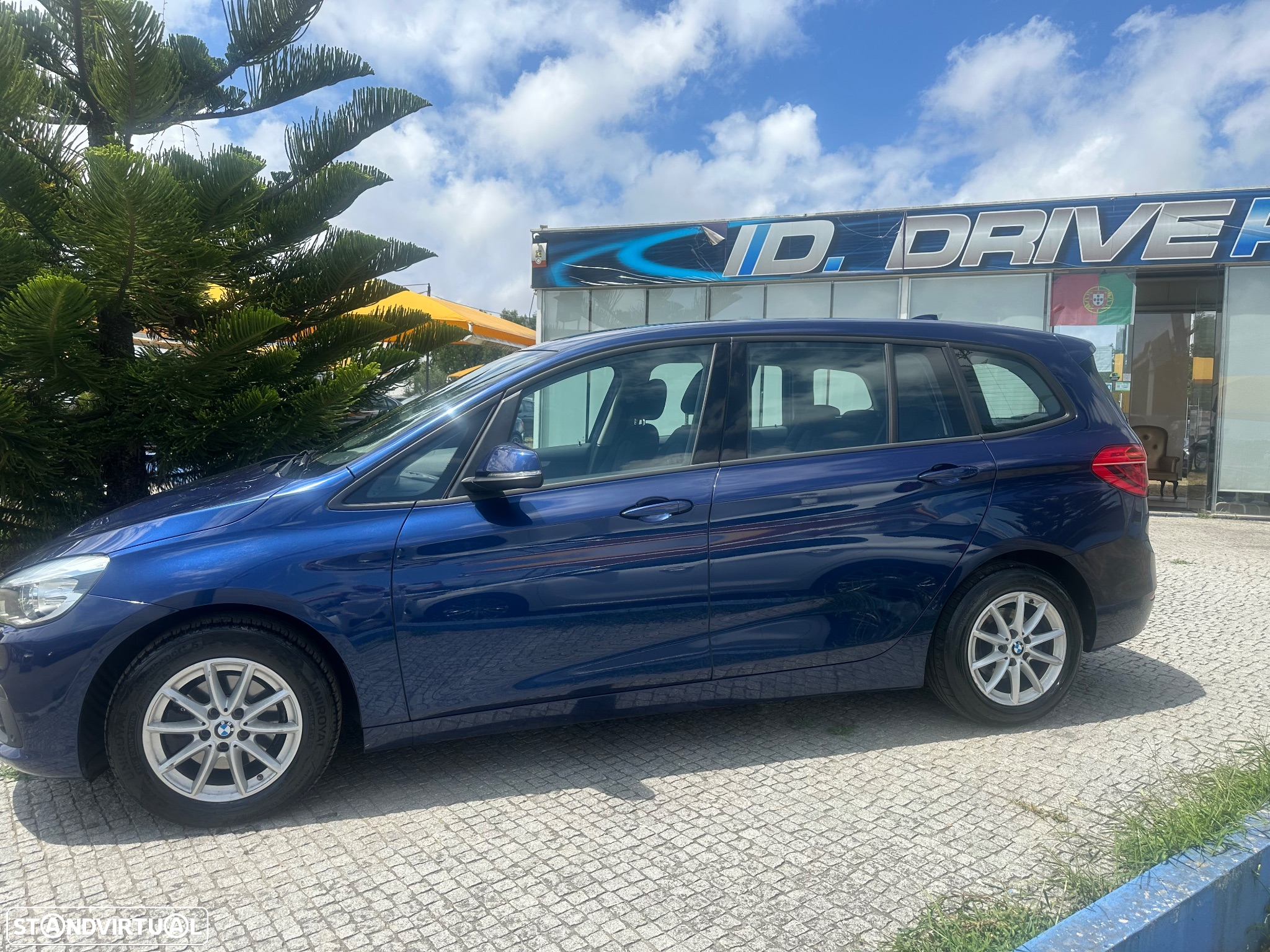 BMW 216 Gran Tourer d - 12