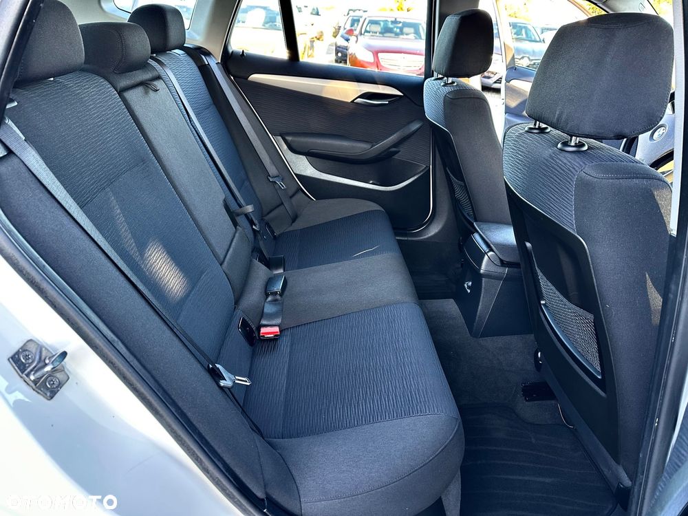 BMW X1 sDrive18i xLine - 32