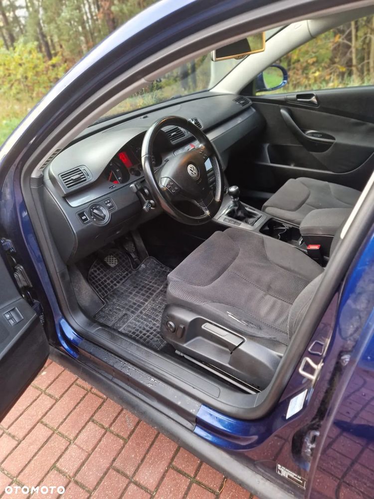 Volkswagen Passat Variant 1.9 TDI DPF BlueMotion - 8