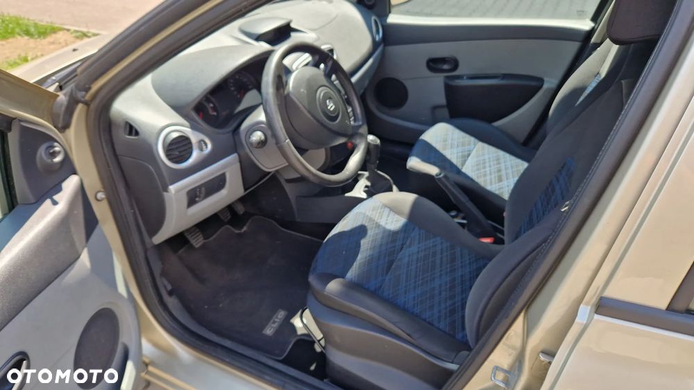Renault Clio 1.4 16V Dynamique - 5