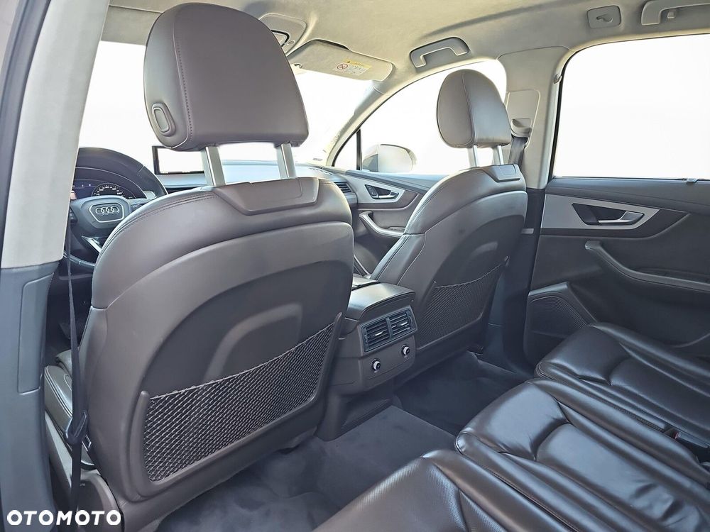Audi Q7 - 32