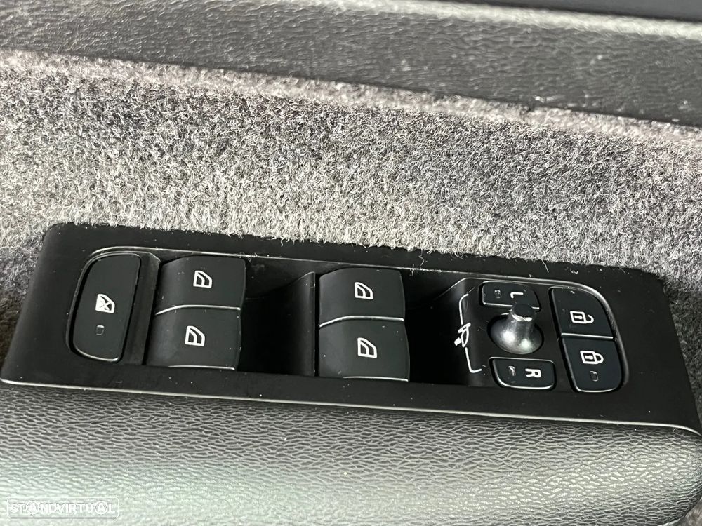 Volvo XC 40 1.5 T2 Essential - 35