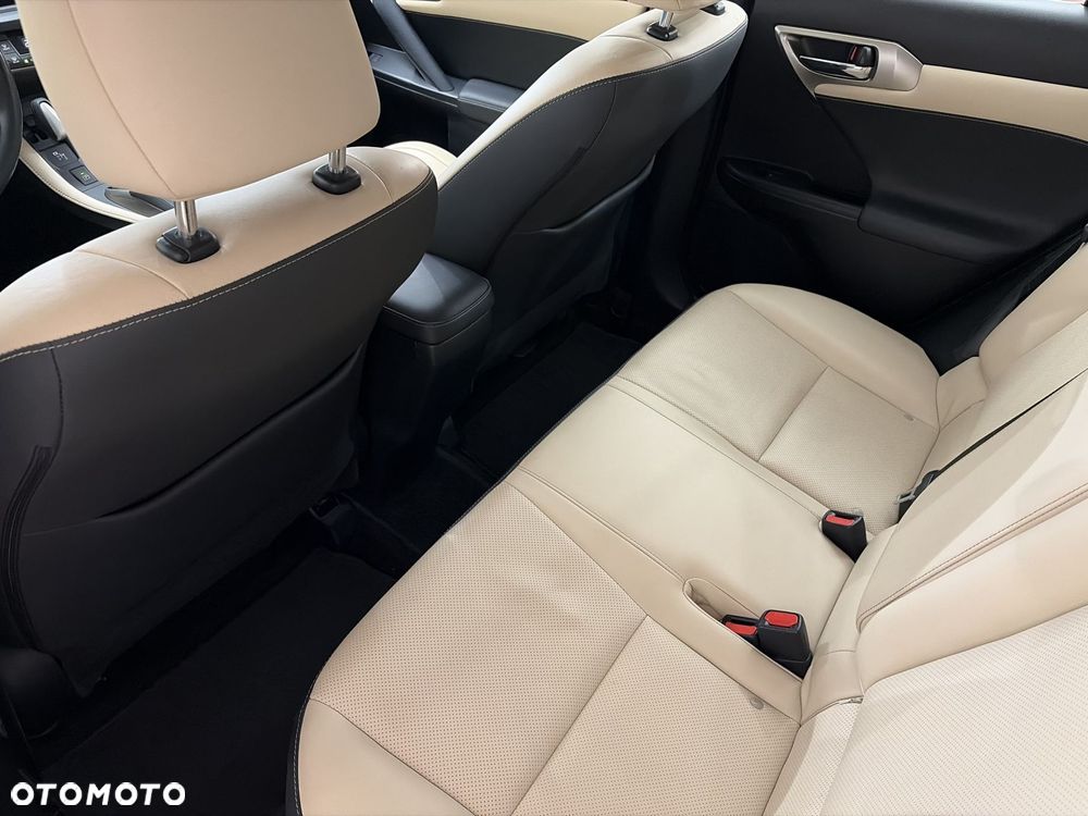 Lexus CT 200h Prestige EU6 - 11