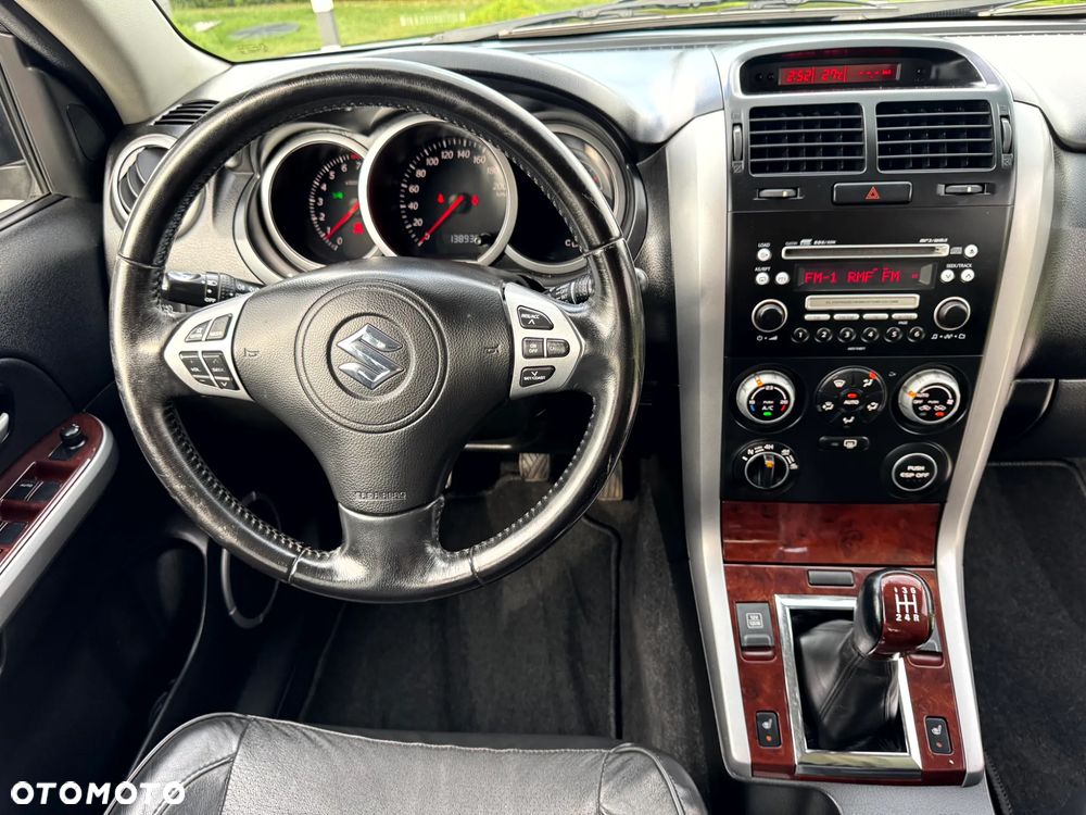 Suzuki Grand Vitara 2.0 De luxe - 9