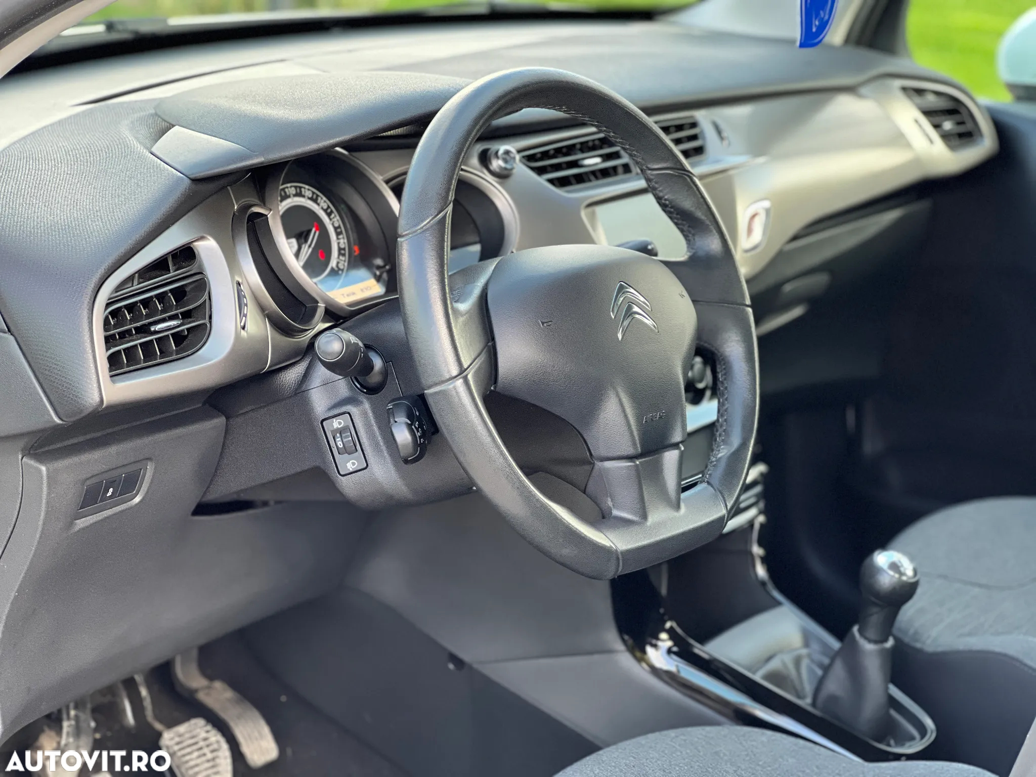 Citroën C3 1.2 PureTech BVM Feel - 13