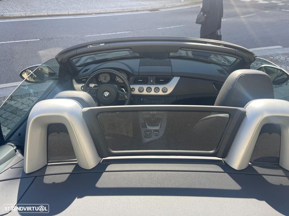 BMW Z4 35 is Auto - 7