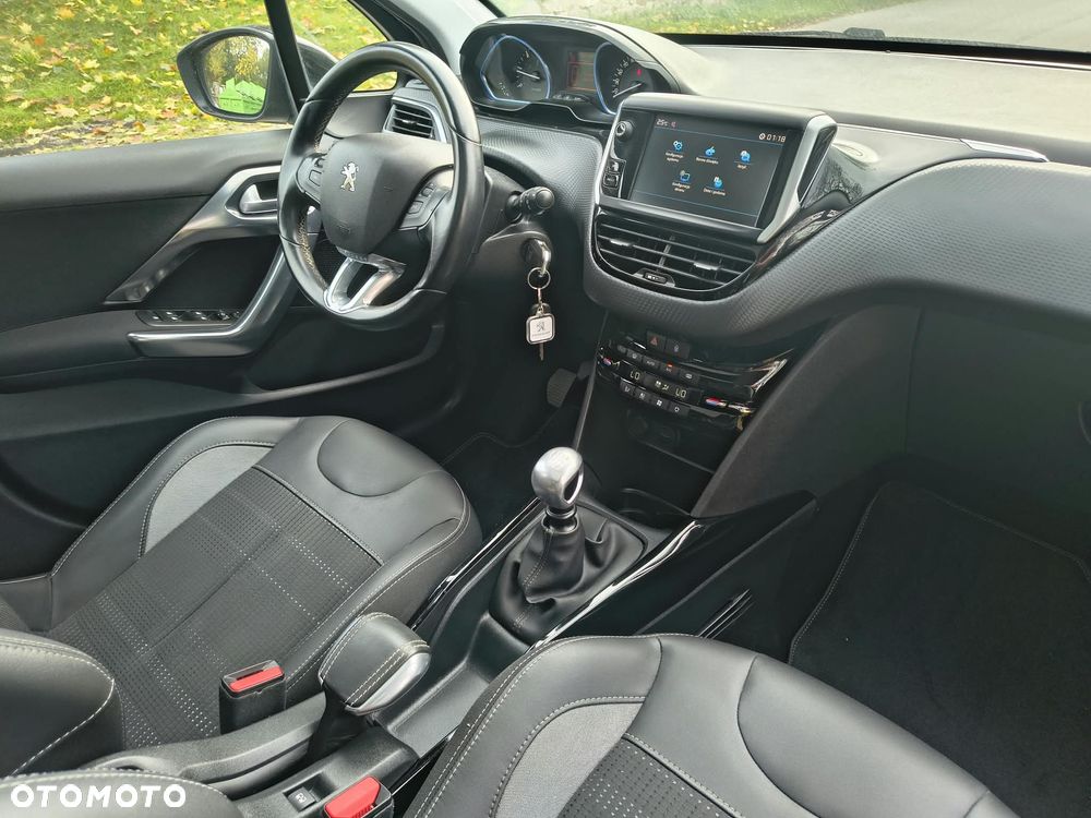 Peugeot 2008 BlueHDi 100 STOP & START Allure - 21