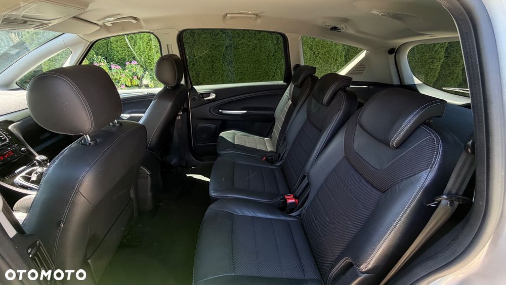 Ford S-Max - 16