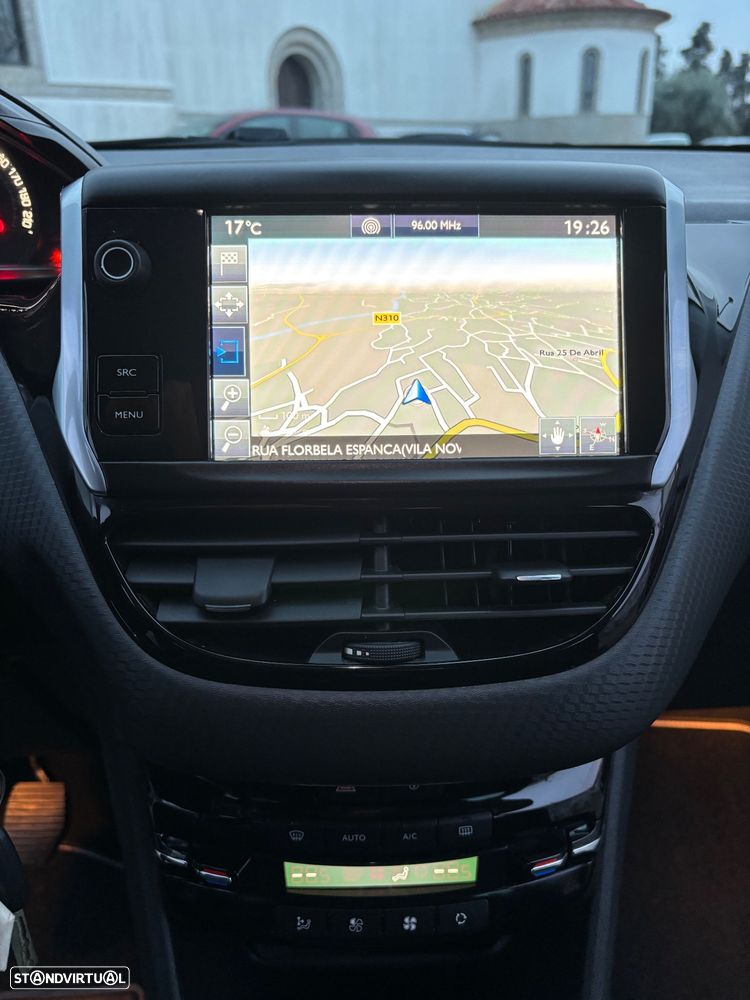 Peugeot 208 1.2 PureTech Allure - 14