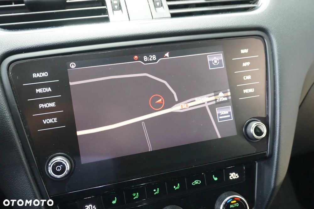 Skoda Octavia 2.0 TDI 4x4 DSG Scout - 30