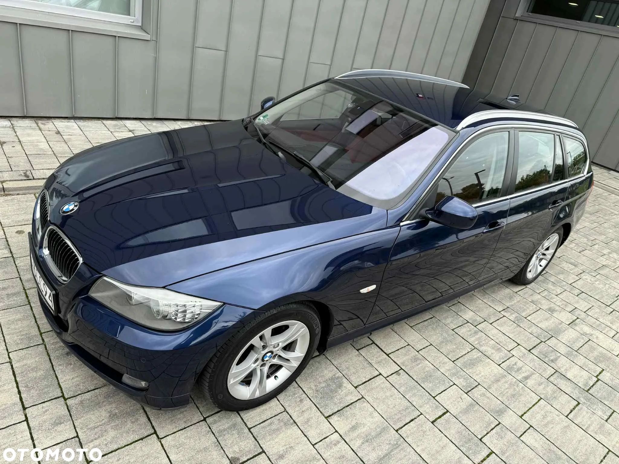 BMW Seria 3 320d DPF Touring - 1