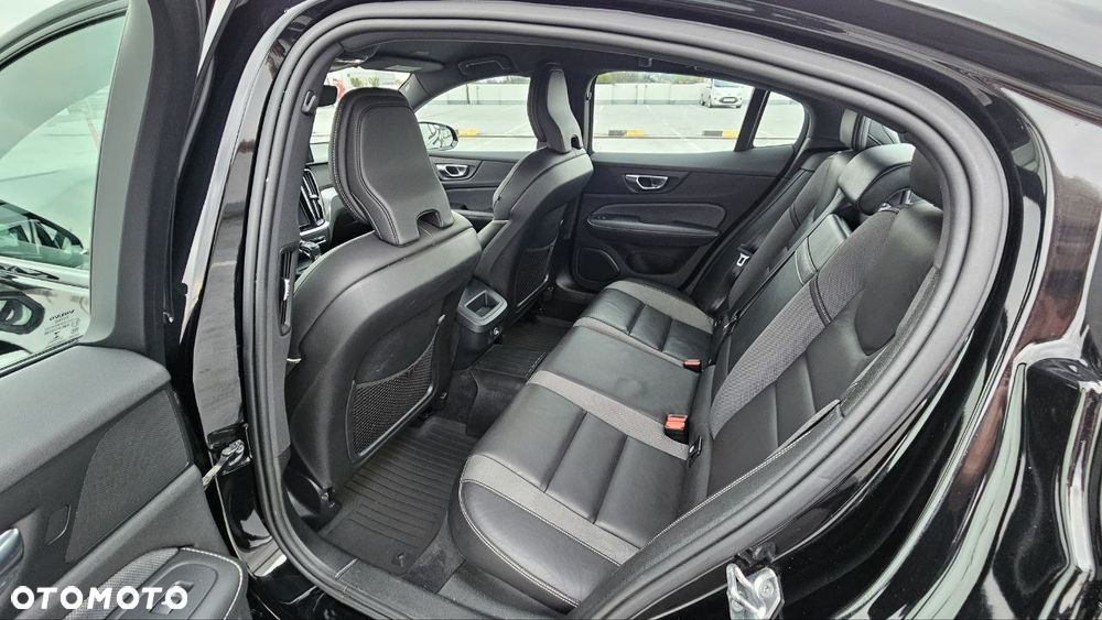 Volvo S60 T5 AWD R-Design - 21