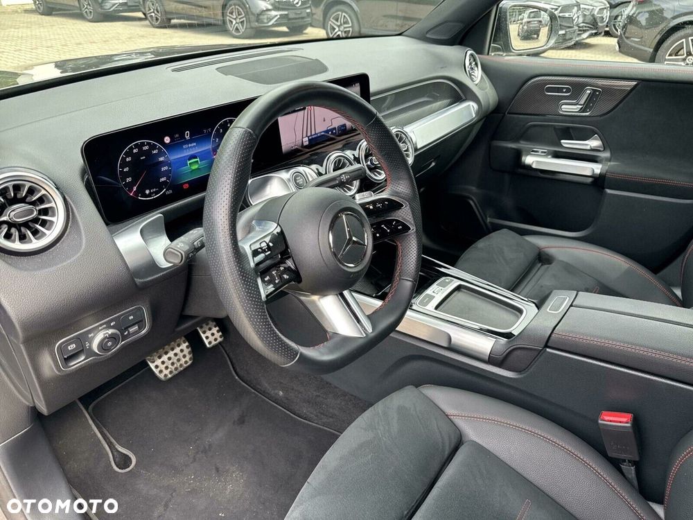 Mercedes-Benz GLB 200 AMG Line 7G-DCT - 12