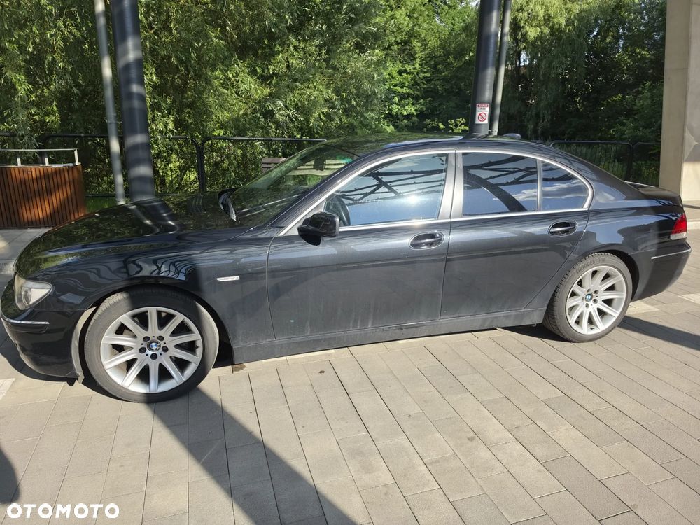 BMW Seria 7 750i - 2